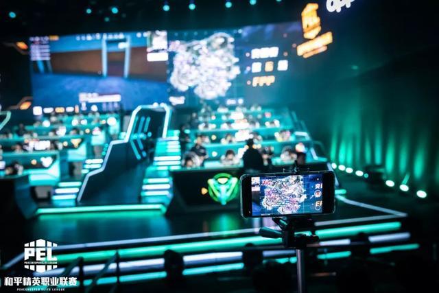 体育世界女排联赛：中国3-2逆转美国 收获分站赛第八胜